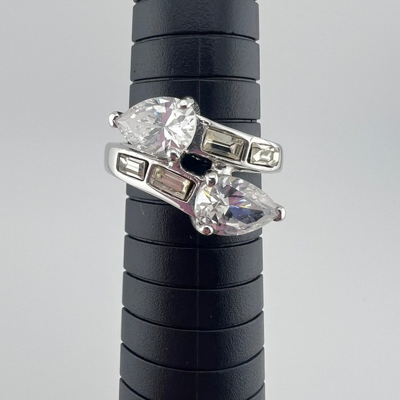 Vintage 18K HGE Cocktail Ring Size 7/7.5 Pear & Baguette Cut Stones Bypass Style - Picture 3 of 9